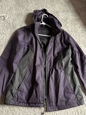 MillerCoors Women’s Purple Raincoat with Hood Size Large